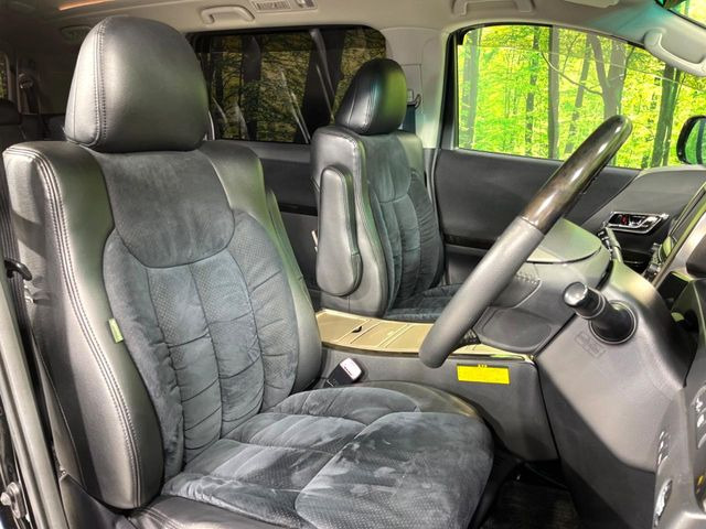 運転席シート廻りは使用感も少なく、良好な状態となっています。丁寧に使われていたことがよくわかりますね。