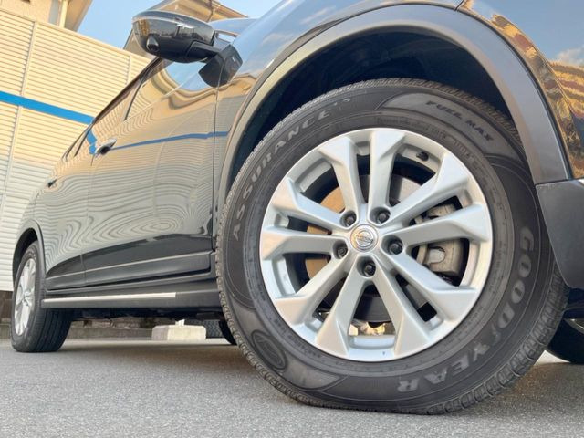 �y����17�C���`�A���~�z�C�[���z�O�ςɃ}�b�`���������A���~�z�C�[���𑕒����Ă���܂��B�e��ЊO�A���~�z�C�[����A�X�^�b�h���X�^�C�����戵�����Ă���܂��B���񂲑��k����������