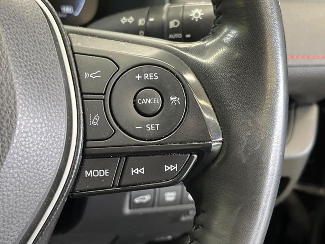 【レーダークルーズコントロール】高速道路での長距離走行が楽に!!自動で速度を保つクルーズコントロールが、衝突軽減システムと連携し、前方の車両を感知して車間を保つように速度調節してくれます!!