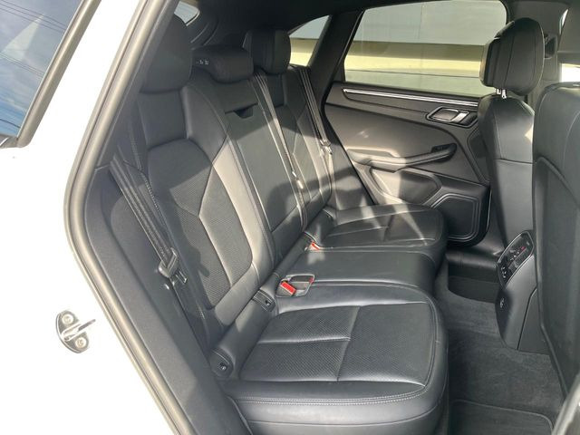 �����:��l����Ԃ��Ă��������������Ȃ��قǁA�������L�X���Ă���܂��B