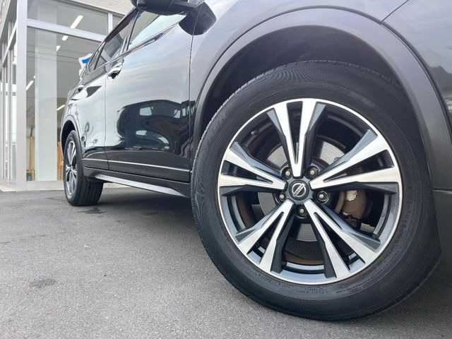 �y�����A���~�z�C�[���z�O�ςɃ}�b�`���������A���~�z�C�[���𑕒����Ă���܂��B�e��ЊO�A���~�z�C�[����A�X�^�b�h���X�^�C�����戵�����Ă���܂��B���񂲑��k����������