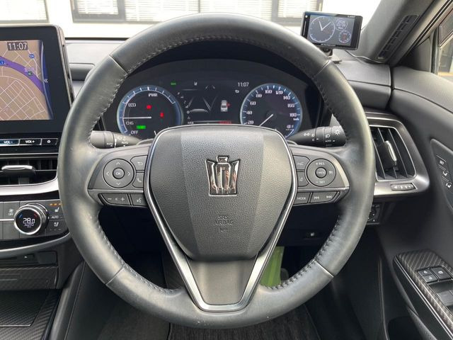 �y�����v�����X�e�A�����O�z�㎿�Ȋv���g�p���邱�ƂŁA��ɂ����������݂ƂĂ��^�]���₷���n���h���ł���