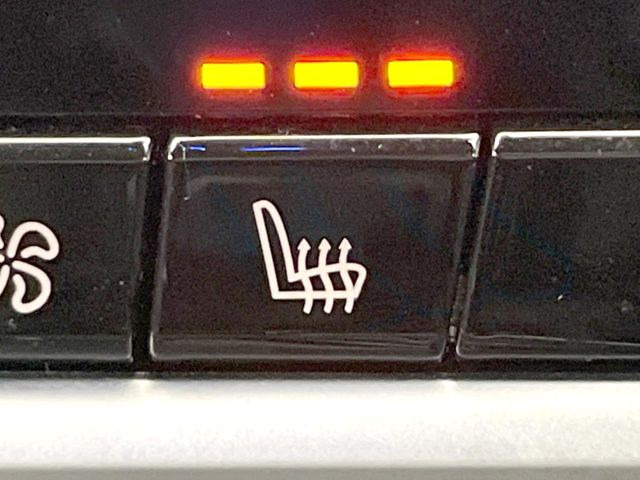 ���t�����g�V�[�g�q�[�e�B���O:�^�]�ȁE����ȋ��ɎO�i�K�Œ��߂��\�ȃV�[�g�q�[�^�[�𑕔����Ă���܂��B�G�߂��킸���K�ɂ��g�p���������܂��B