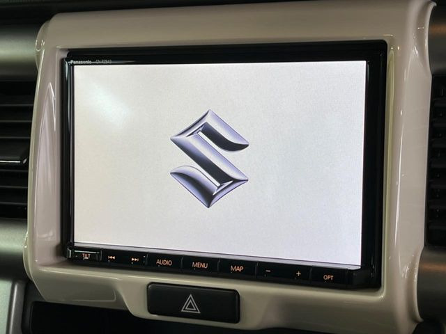 �y�����i�r�z�l�C�̏����i�r�𑕔����Ă���܂��B�i�r�̎g���₷���͂������A�I�[�f�B�I�@�\���[��!�L�����v�◷�s�͂������A�ʋ΂┃�����ȂǕ��i�̃h���C�u���y�����Ȃ�͂���