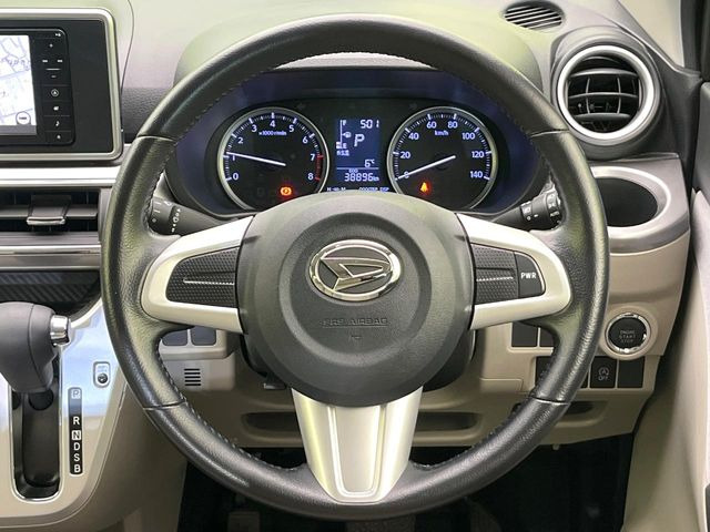 ステアリングも使用感が少なく、きれいな状態となっております♪