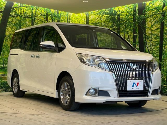 高透明度のガラス皮膜で撥水はもちろん、上質なツヤ・光沢を実現。紫外線や酸性雨から大切な愛車を保護し、色あせ・劣化を防止。「弾スプラッシュコート」、「弾プリミッサコート」からお選びいただけます。