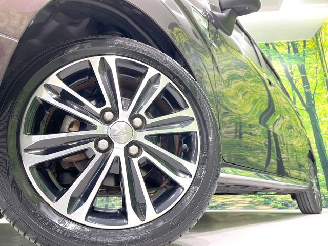 【純正15インチアルミホイール】外観にマッチした純正アルミホイールを装着しております。各種社外アルミホイールや、スタッドレスタイヤも取扱いしております。是非ご相談ください♪