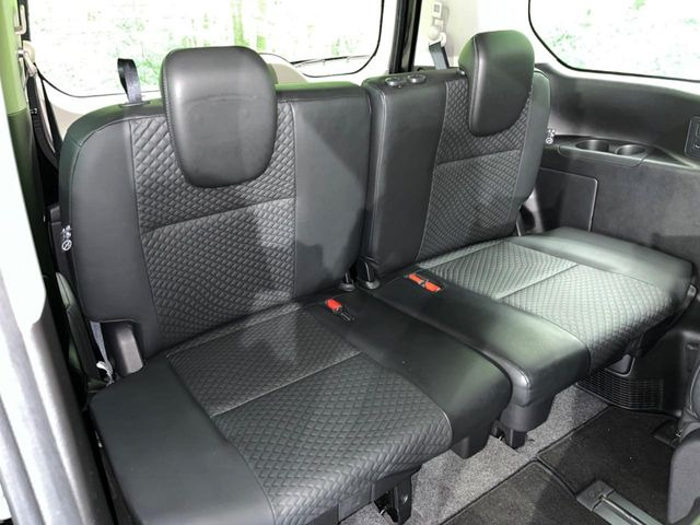 3列目シートはもちろん状態良好☆大人でもゆったりと座って頂けますので、大人数でのお出かけもラクラクです♪ご家族で、気の知れた仲間で、ドライブに行くのが楽しみですね♪