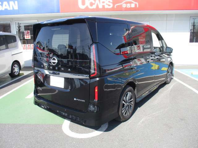 セレナ1.4 e-POWER ハイウェイスターV