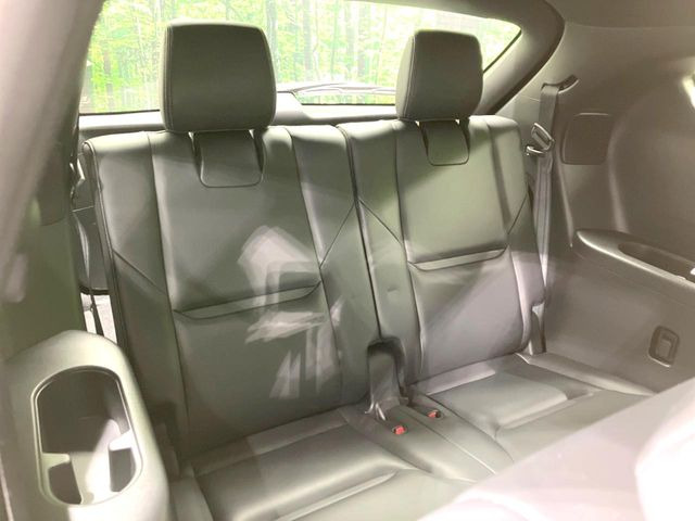 3列目シートはもちろん状態良好☆大人でもゆったりと座って頂けますので、大人数でのお出かけもラクラクです♪ご家族で、気の知れた仲間で、ドライブに行くのが楽しみですね♪