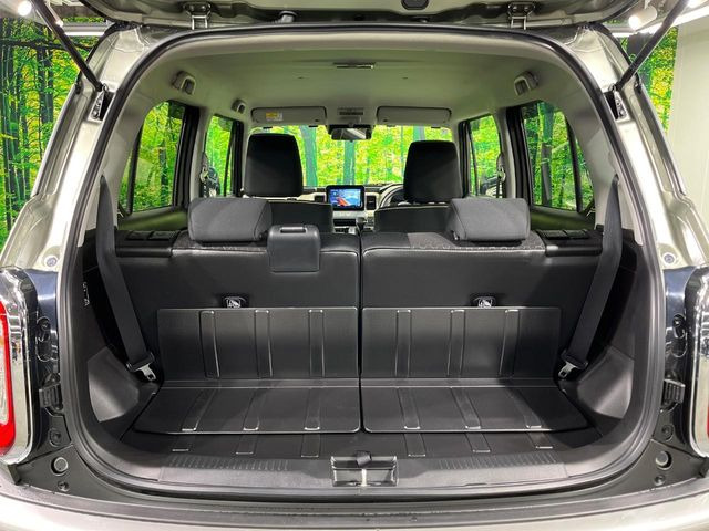 ���i�̂���������ʋ΁A���}���ɏ\���ȉ׎��X�y�[�X���m�ۂ��Ă���܂��B�Z�J���h�V�[�g��|���ƁA�傫�ȉו��̐ύڂ��\�ł���