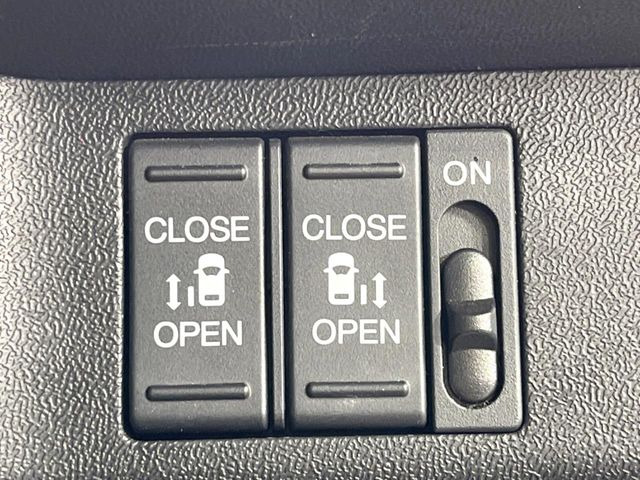 �y�����p���[�X���C�h�h�A�z�X�}�[�g�L�[��^�]�Ȃ̃X�C�b�`�Ō�ȗ����X���C�h�h�A�̊J���\���d��������͂����ăh�A���J����K�v�������A�����Ȃ��q�l�ł��ȒP�ɊJ���߂ł����K�ł���