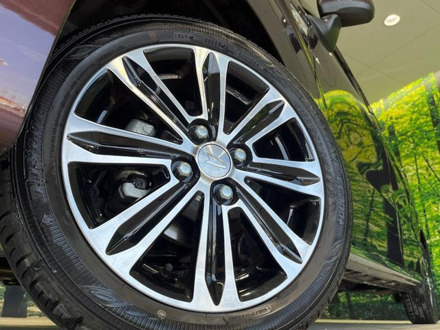 �y����15�C���`�A���~�z�C�[���z�O�ςɃ}�b�`���������A���~�z�C�[���𑕒����Ă���܂��B�e��ЊO�A���~�z�C�[����A�X�^�b�h���X�^�C�����戵�����Ă���܂��B���񂲑��k����������