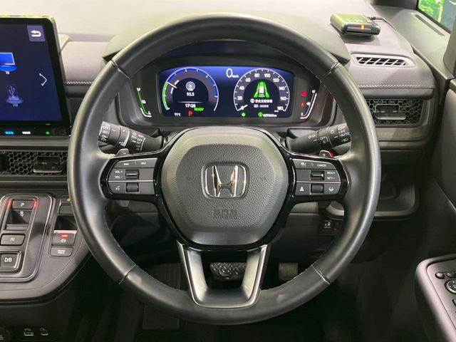 �y�����v�����X�e�A�����O�z�㎿�Ȋv���g�p���邱�ƂŁA��ɂ����������݂ƂĂ��^�]���₷���n���h���ł���