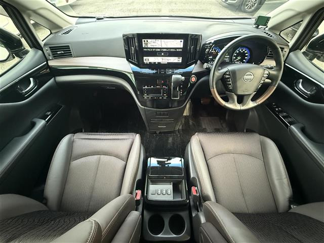 エルグランド2.5 250ハイウェイスター アーバンクロム