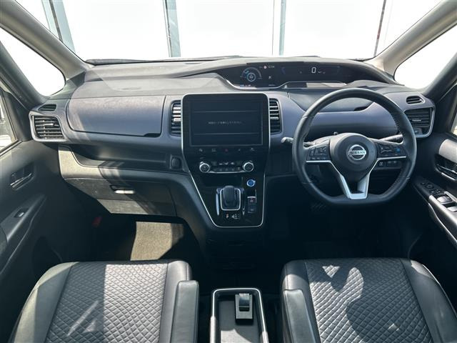 セレナ1.2 e-POWER ハイウェイスターV