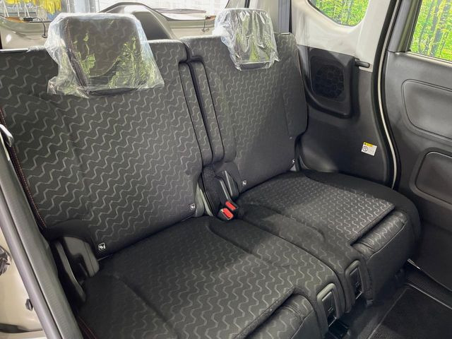 ���i���ȃI���W�i���t���A�}�b�g���I�v�V�����ɂĂ��p�ӂ��Ă���܂��B���D���ȃf�U�C����J���[�����Ԃɍ��킹�đI��ł����������Ƃ��ł��܂���