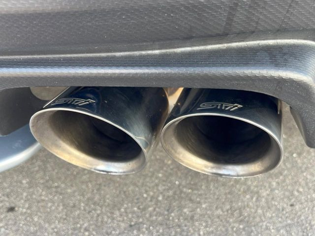 【STIパフォーマンスマフラー】人気純正アクセサリーの1つです。ボクサーエンジン特有のサウンドをSTI純正パーツでお楽しみ下さい♪