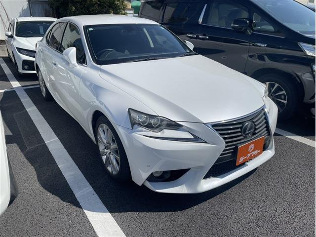 IS(レクサス) 300h バージョンL　禁煙車 ブラインドスポットモニター 黒革 中古車画像