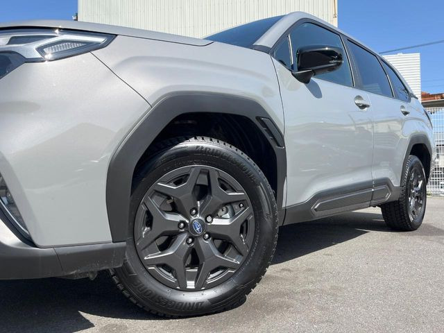 �y����17�C���`�A���~�z�C�[���z�O�ςɃ}�b�`���������A���~�z�C�[���𑕒����Ă���܂��B�e��ЊO�A���~�z�C�[����A�X�^�b�h���X�^�C�����戵�����Ă���܂��B���񂲑��k����������