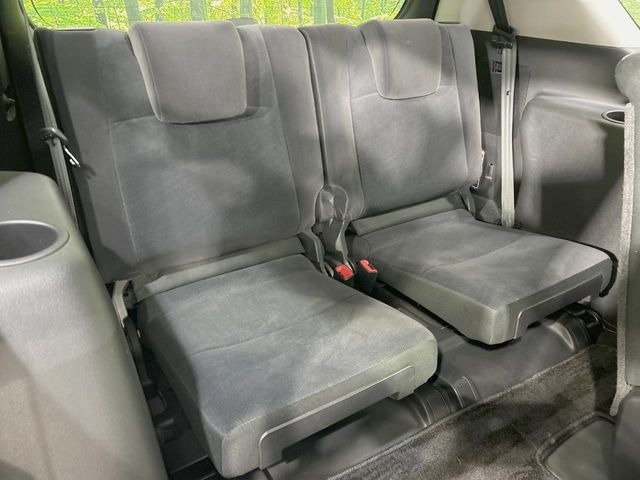 3列目シートはもちろん状態良好☆大人でもゆったりと座って頂けますので、大人数でのお出かけもラクラクです♪ご家族で、気の知れた仲間で、ドライブに行くのが楽しみですね♪