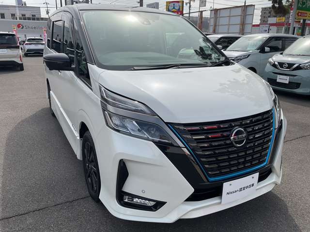 セレナ1.2 e-POWER ハイウェイスターV アーバンクロム