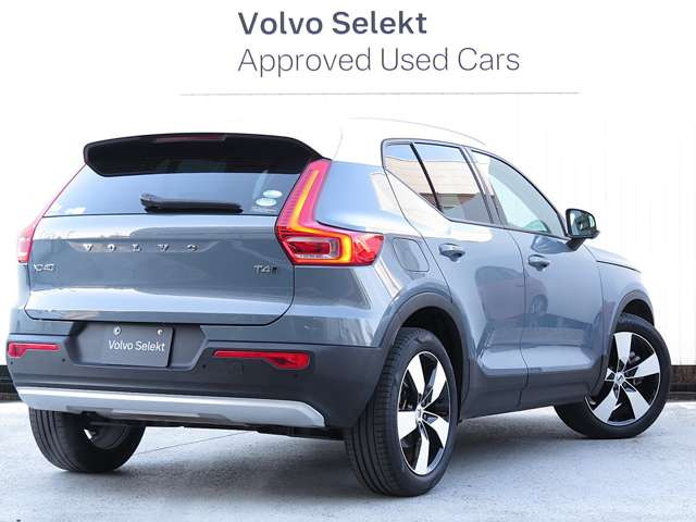 XC40T4 AWD モメンタム 4WD