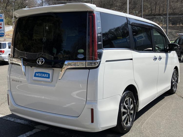 エスクァイア2.0 Gi プレミアムパッケージ