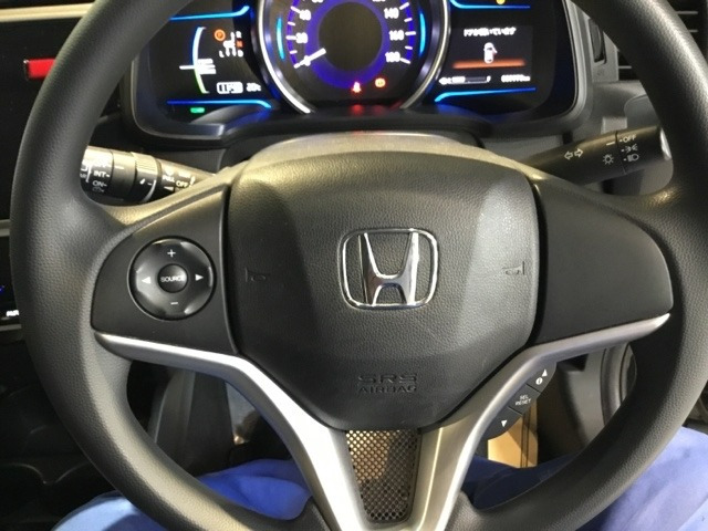 フィット1.5 ハイブリッド Fパッケージ