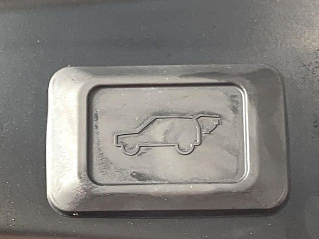 【パワーバックドア】スマートキーや運転席のボタンを押すだけでリアゲートが自動で開閉します!荷物を持っている時や、高い位置にあるバックドアを閉める際に便利な機能です♪