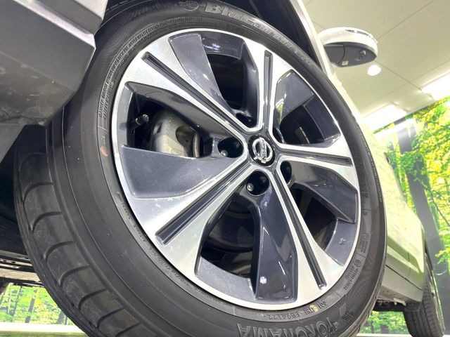 �y����17�C���`�A���~�z�C�[���z�O�ςɃ}�b�`���������A���~�z�C�[���𑕒����Ă���܂��B�e��ЊO�A���~�z�C�[����A�X�^�b�h���X�^�C�����戵�����Ă���܂��B���񂲑��k����������