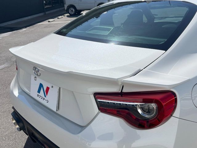 �y���f���X�^�g�����N�X�|�C���[�z