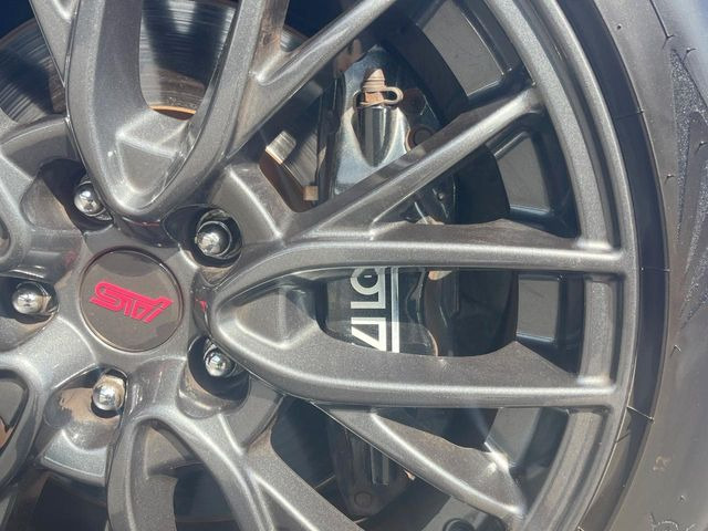 【ブレンボ製キャリパー】ハイパワー車両には強力なブレーキが必須!世界のスーパーカーにも採用されるイタリアの高級メーカー「ブレンボ」を装着!色鮮やかなキャリパーがスポーティな印象を引き立てます♪