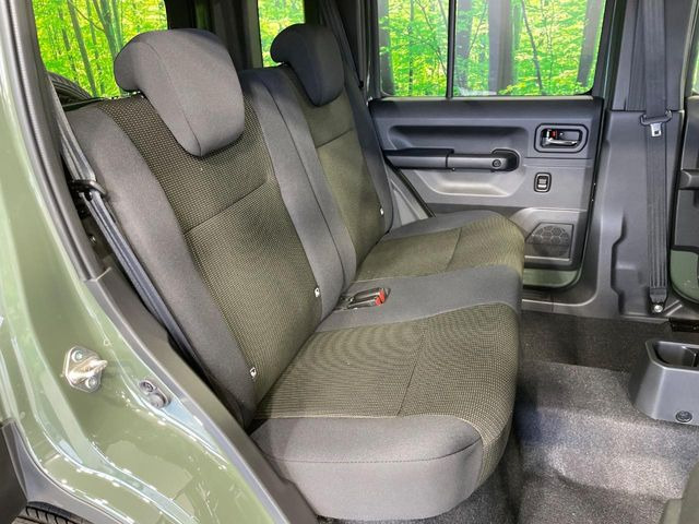 ���i���ȃI���W�i���t���A�}�b�g���I�v�V�����ɂĂ��p�ӂ��Ă���܂��B���D���ȃf�U�C����J���[�����Ԃɍ��킹�đI��ł����������Ƃ��ł��܂���