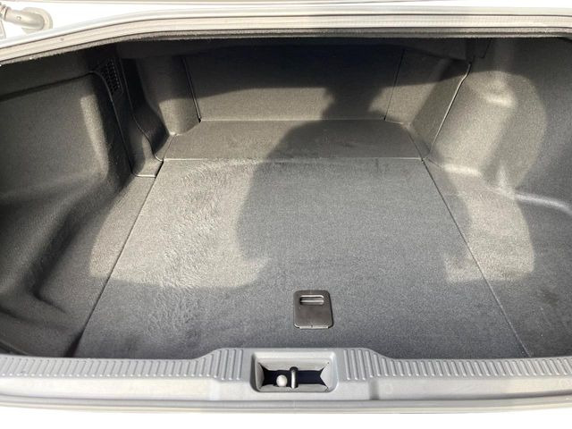 ���i�̂���������ʋ΁A���}���ɏ\���ȉ׎��X�y�[�X���m�ۂ��Ă���܂��B