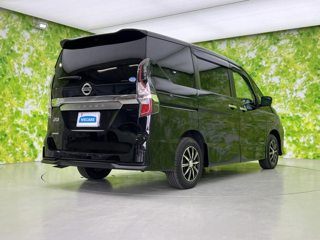 セレナ2.0 ハイウェイスターV 4WD