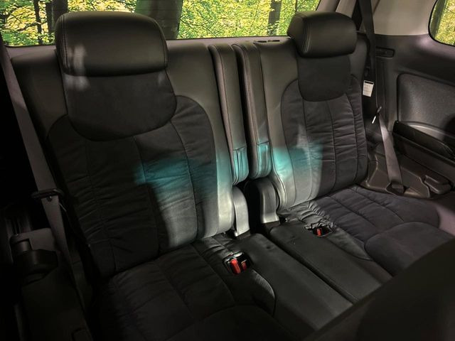 3列目シートはもちろん状態良好☆大人でもゆったりと座って頂けますので、大人数でのお出かけもラクラクです♪ご家族で、気の知れた仲間で、ドライブに行くのが楽しみですね♪