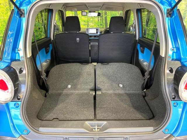 ���i�̂���������ʋ΁A���}���ɏ\���ȉ׎��X�y�[�X���m�ۂ��Ă���܂��B�Z�J���h�V�[�g��|���ƁA�傫�ȉו��̐ύڂ��\�ł���