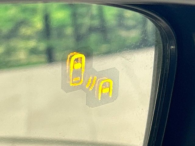 �y�u���C���h�X�|�b�g���j�^�����O�z���s���A�h�A�~���[�̎��p�ɂȂ�₷���ӏ��Ɍ㑱�Ԃ��ڋ߂���ƃT�C�h�~���[�t�߂Ɍx����\���A�h���C�o�[�ɒ��ӊ��N�����Ă���܂��B