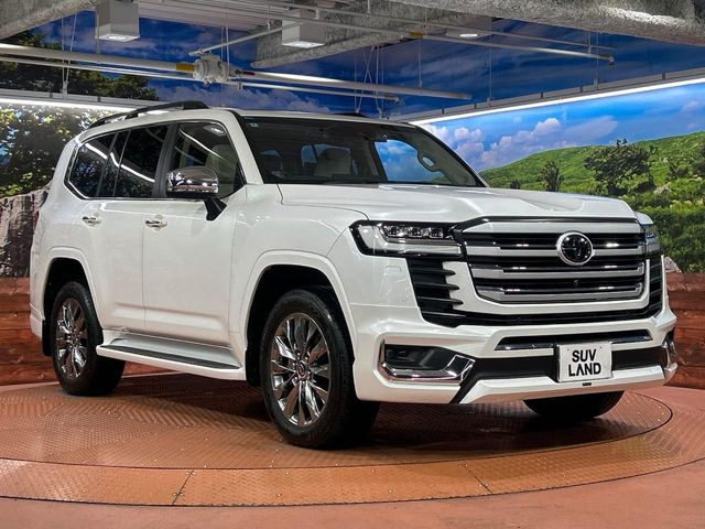 高透明度のガラス皮膜で撥水はもちろん、上質なツヤ・光沢を実現。紫外線や酸性雨から大切な愛車を保護し、色あせ・劣化を防止。「弾スプラッシュコート」、「弾プリミッサコート」からお選びいただけます。