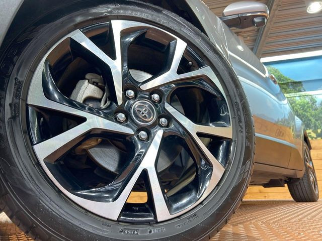 �y����18�C���`�A���~�z�C�[���z�O�ςɃ}�b�`���������A���~�z�C�[���𑕒����Ă���܂��B�e��ЊO�A���~�z�C�[����A�X�^�b�h���X�^�C�����戵�����Ă���܂��B���񂲑��k����������