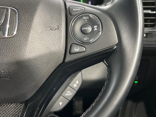 【アダプティブクルーズコントロール】高速道路での長距離走行が楽に!!自動で速度を保つクルーズコントロールが、衝突軽減システムと連携し、前方の車両を感知して車間を保つように速度調節してくれます!!