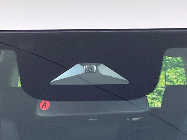 �y�z���_�Z���V���O�z���s���ɑO���̎ԗ�����F�����A�Փ˂������Ȏ��͌x��ƃu���[�L�ŏՓˉ���Ɣ�Q�y�����A�V�X�g�B�����S�Ƀh���C�u�����y���݂��������܂��B