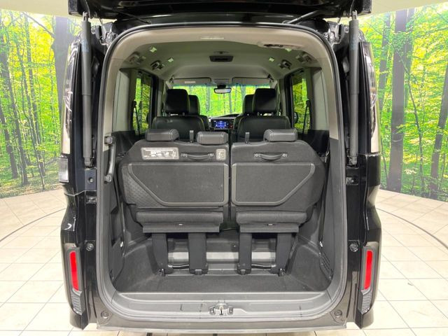 ���i�̂���������ʋ΁A���}���ɏ\���ȉ׎��X�y�[�X���m�ۂ��Ă���܂��B�Z�J���h�V�[�g��|���ƁA�傫�ȉו��̐ύڂ��\�ł���