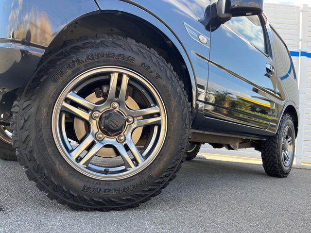 �y����16�C���`�A���~�z�C�[���z�O�ςɃ}�b�`���������A���~�z�C�[���𑕒����Ă���܂��B�e��ЊO�A���~�z�C�[����A�X�^�b�h���X�^�C�����戵�����Ă���܂��B���񂲑��k����������