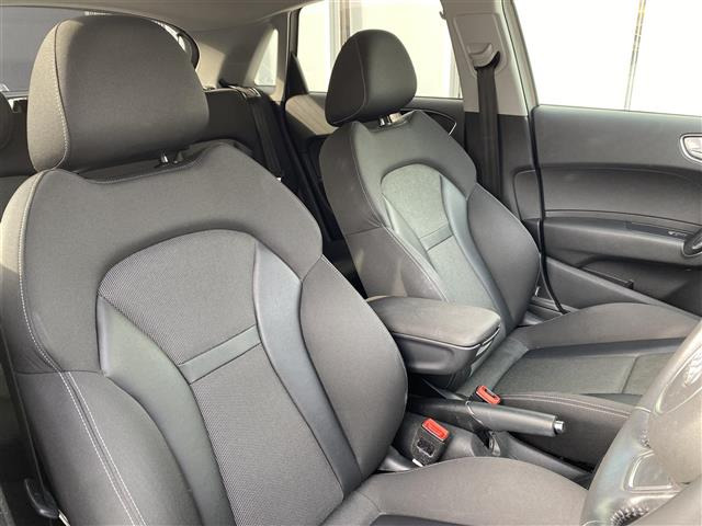 A1スポーツバック1.0 TFSI スポーツ