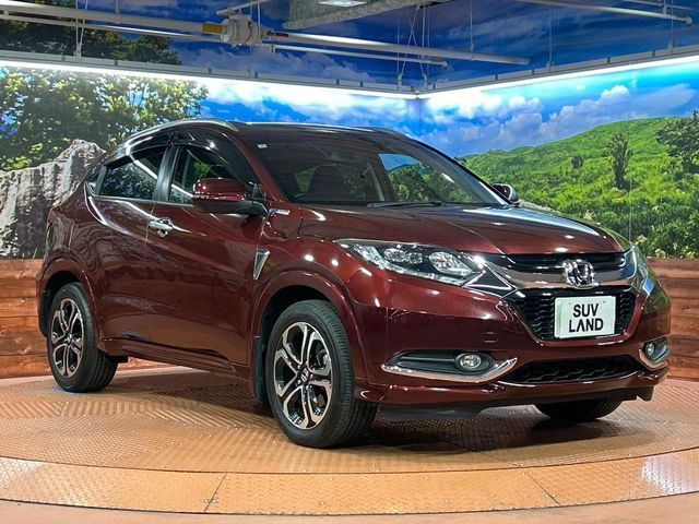 高透明度のガラス皮膜で撥水はもちろん、上質なツヤ・光沢を実現。紫外線や酸性雨から大切な愛車を保護し、色あせ・劣化を防止。「弾スプラッシュコート」、「弾プリミッサコート」からお選びいただけます。