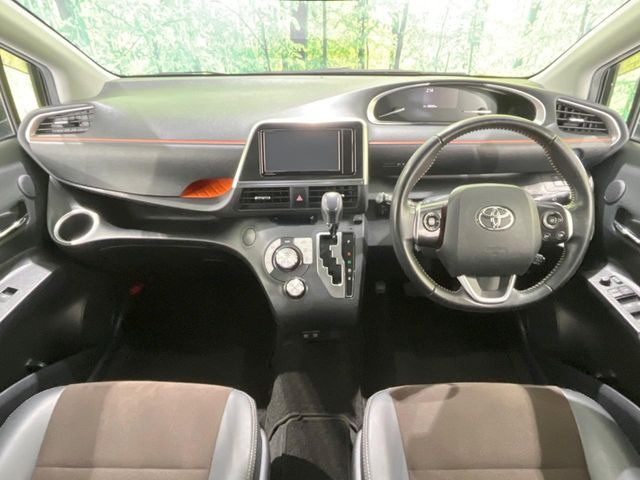 シエンタハイブリッド 1.5 G クエロ