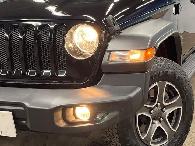 ���w�b�h���C�g:�w�b�h���C�g�͉��΂݂����Ȃ��A�Y��ȏ�Ԃ�ۂ��Ă���܂��B���΂ݖh�~�̃����Y�R�[�e�B���O�̎{�H���\�ł������܂��B