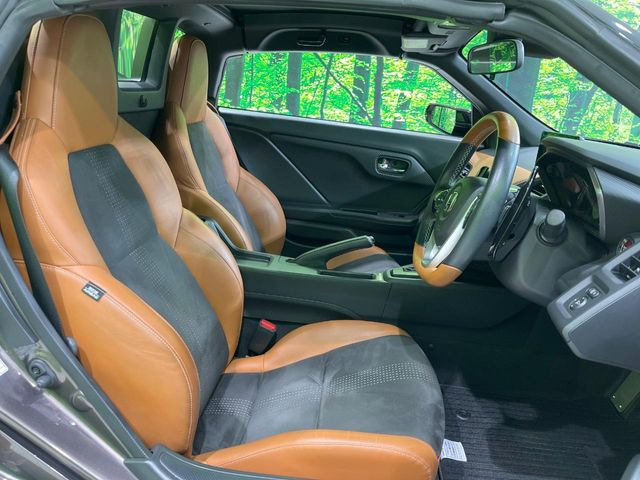 �y�n�[�t���U�[�V�[�g�z�������ƍ���S�n�𗼗������l�C�̃V�[�g���w�ʁE���ʂ̃t�@�u���b�N�f�ނ́A�ʋC���̗ǂ��⊊��ɂ����ɗD��Ă��܂��B�C���╞���ɍ��E���ꂸ���K�ɂ���肢�������܂��B